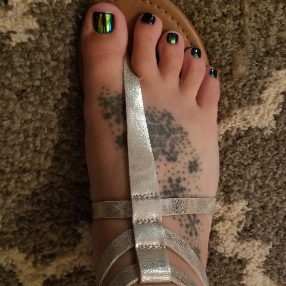EXPRESS Champagne Shimmer Sandals - Picture 2 of 4
